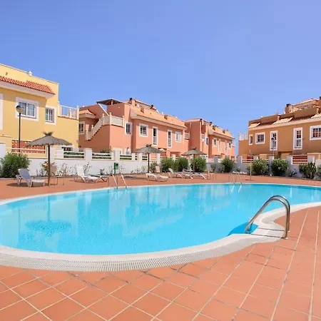 Sunnyland Pescadores アパート