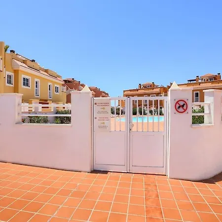 Sunnyland Pescadores アパート *