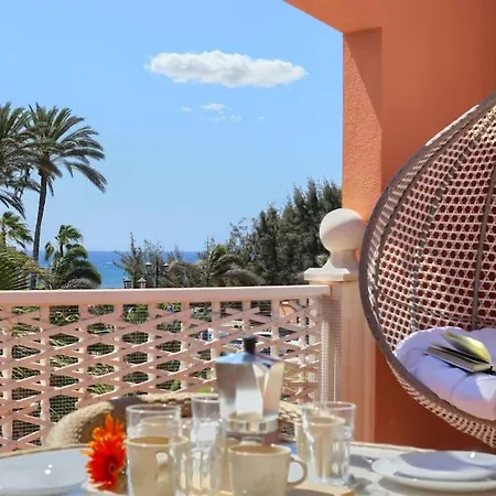 Sunnyland Pescadores アパート