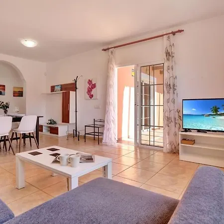 Sunnyland Pescadores Apartment